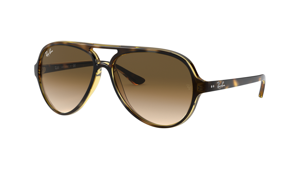 Ray-Ban RB4125 Cats 5000 sunglasses (quarter view)