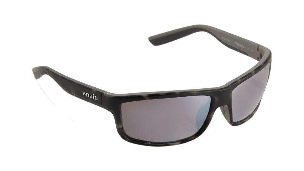 Bajío Nippers sunglasses (quarter view)